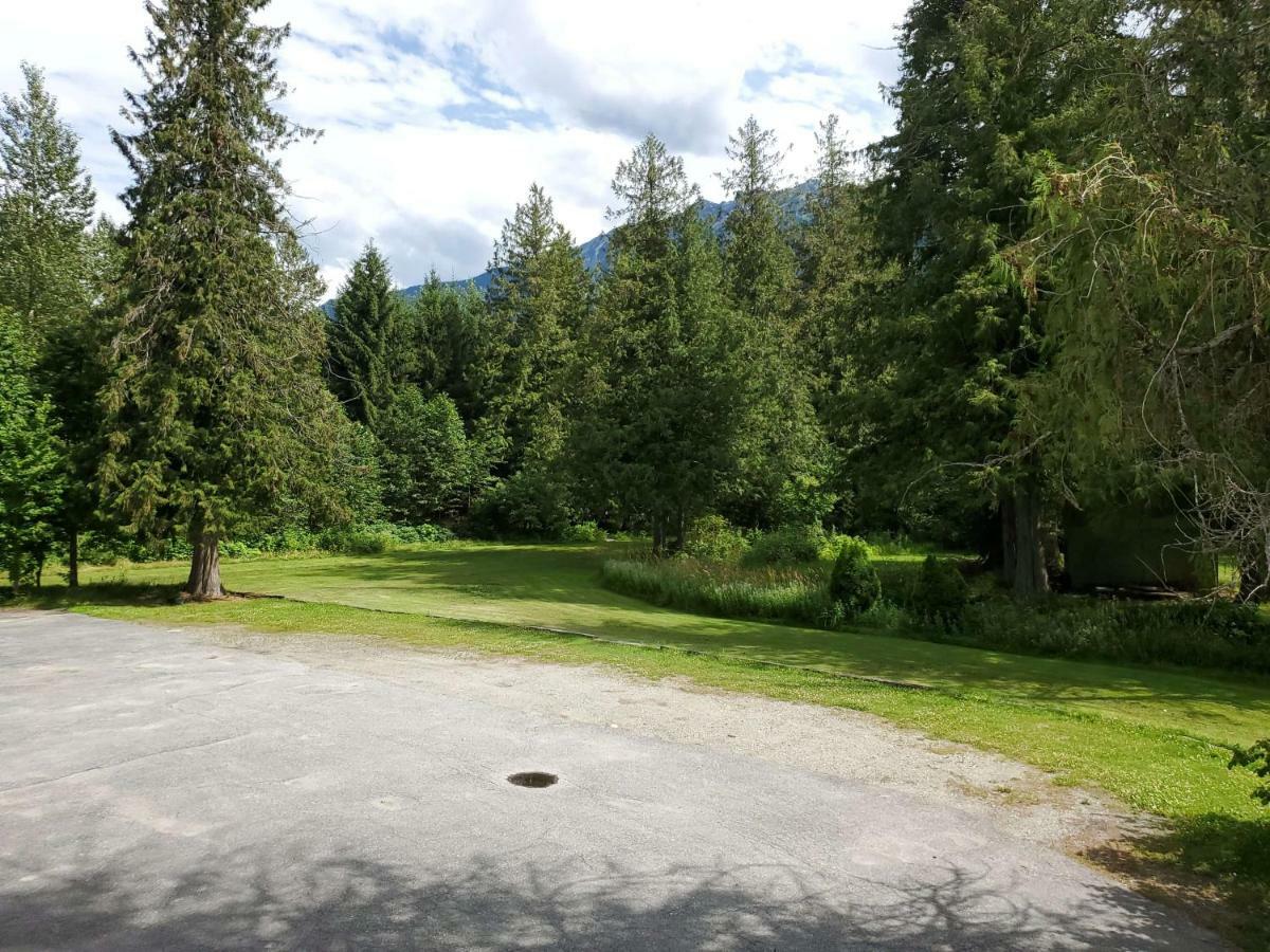 The Hitching Post Motel Pemberton Exterior foto